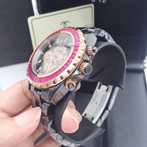 シャネル時計背面デザイン